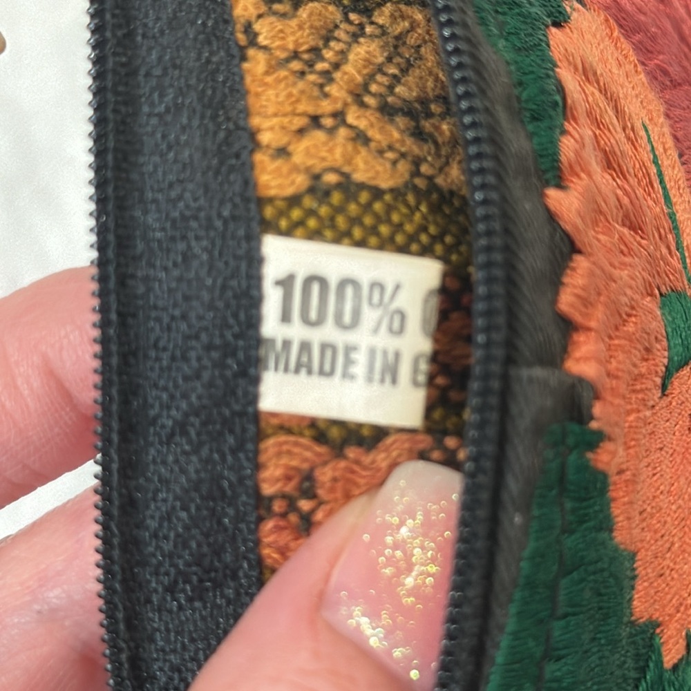 Small Embroidered Purse - Picture 4 of 5